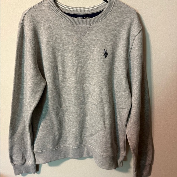 U.S. Polo Assn. Gray Crewneck Sweater with Ribbed Cuffs - Picture 1 of 4